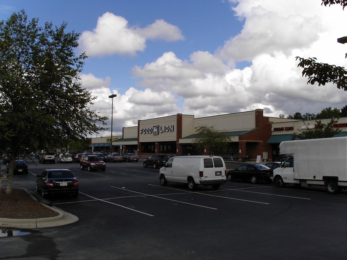 36013611 Groometown Rd, Greensboro, NC 27407