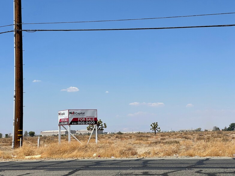 Q Rd, Palmdale, CA for sale - Primary Photo - Image 1 of 4