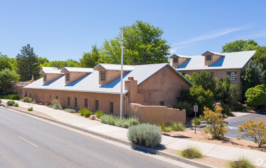 320 Osuna Rd NE, Albuquerque, NM 87107