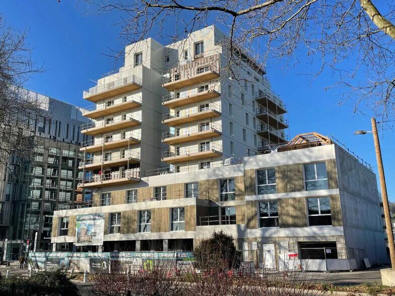 Office in Rouen for lease - Building Photo - Image 1 of 12