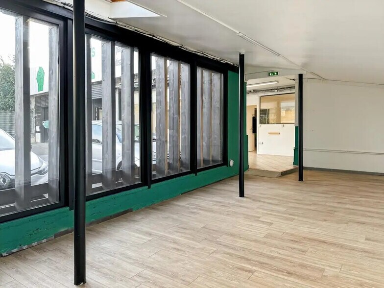 167B Rue De La Porte Jaune, Garches for sale - Interior Photo - Image 2 of 14