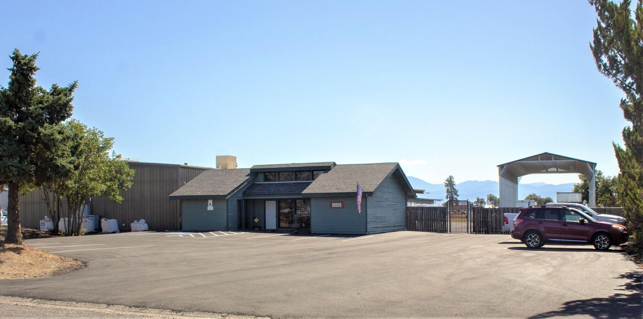 5558 Table Rock Rd, Central Point, OR for sale Primary Photo- Image 1 of 1
