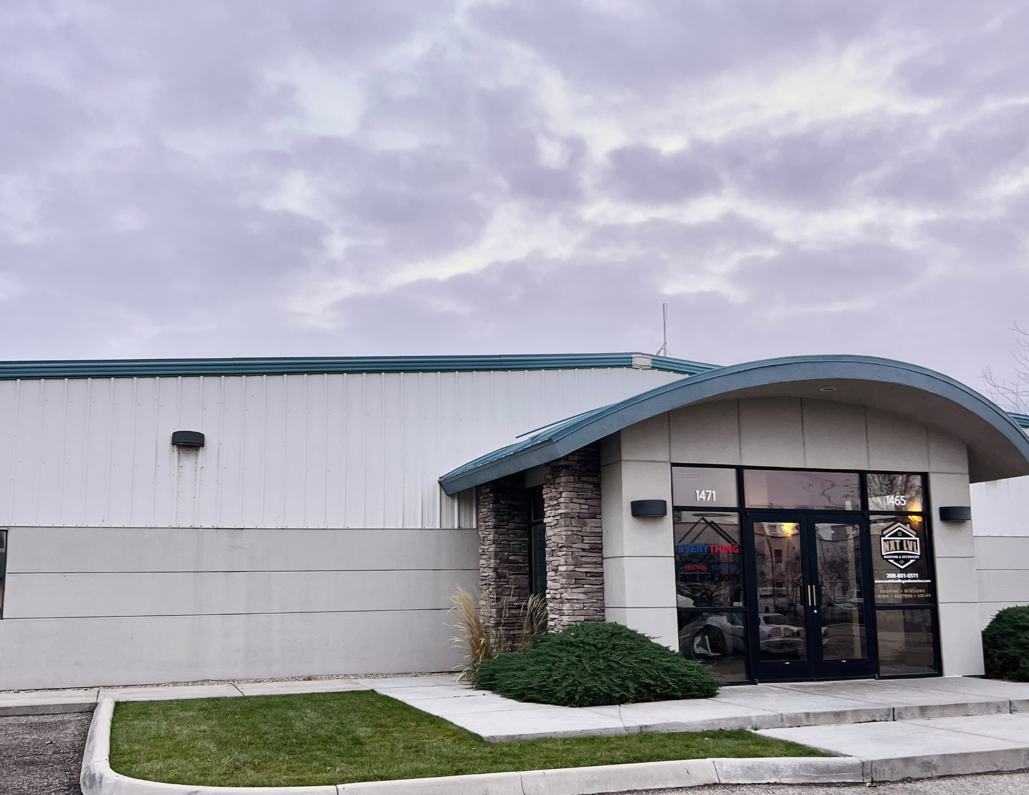 1471 E Commercial Dr, Meridian, ID for lease Building Photo- Image 1 of 7