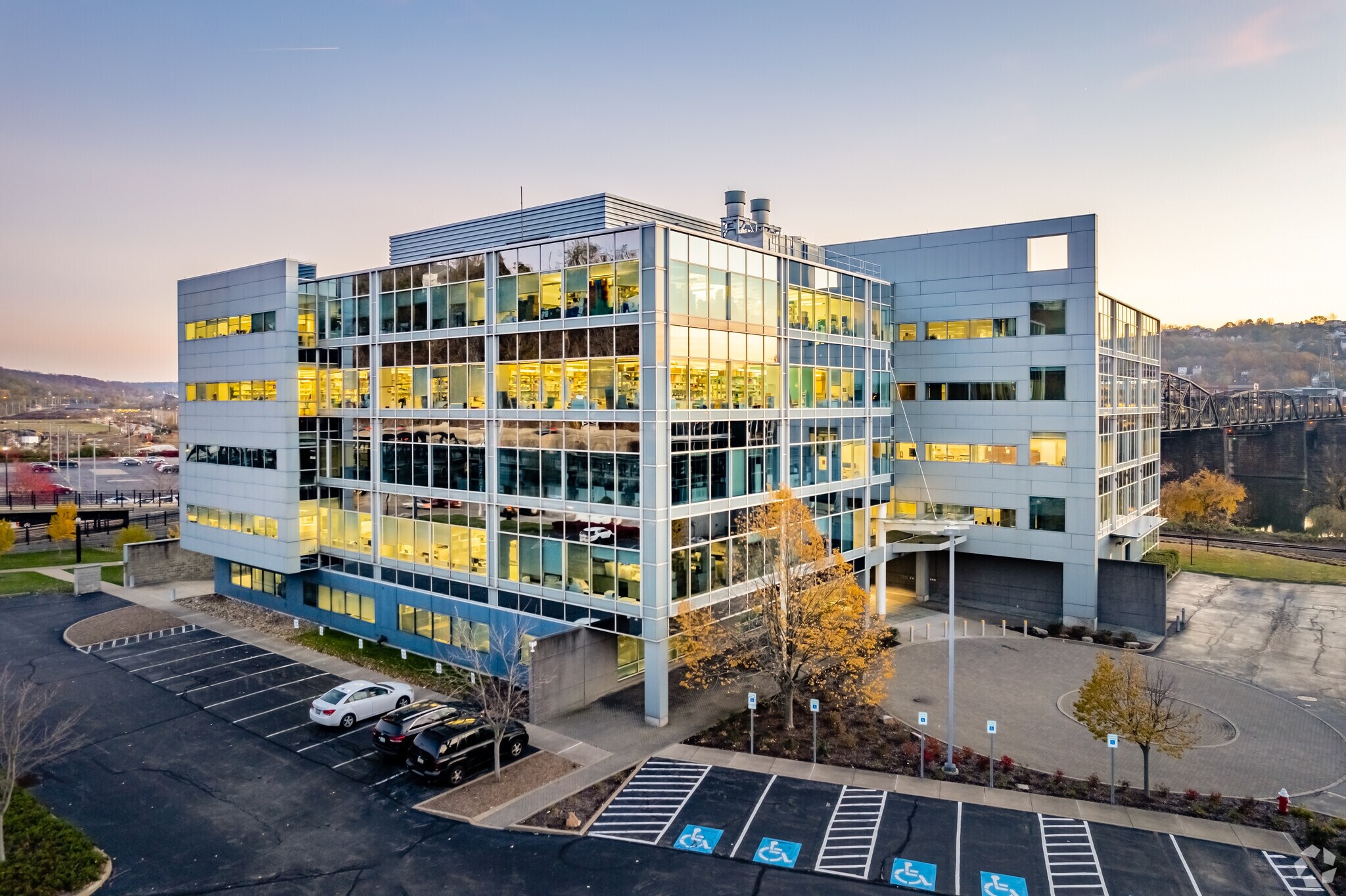 100 Technology Dr, Pittsburgh, PA for lease Primary Photo- Image 1 of 6