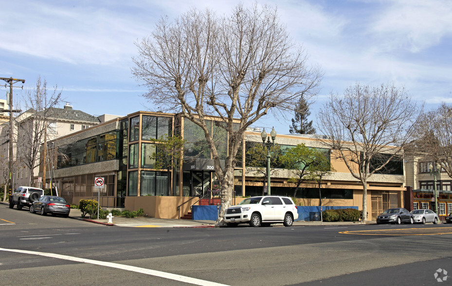 300 Grand Ave, Oakland, CA for lease - Building Photo - Image 1 of 3