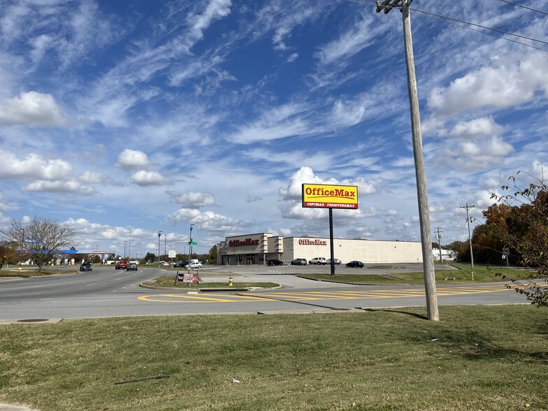 190 Clinic Dr, Hopkinsville, KY for lease - Building Photo - Image 2 of 7