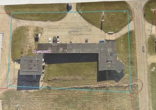 705 Iowa Ave W, Marshalltown, IA - aerial  map view