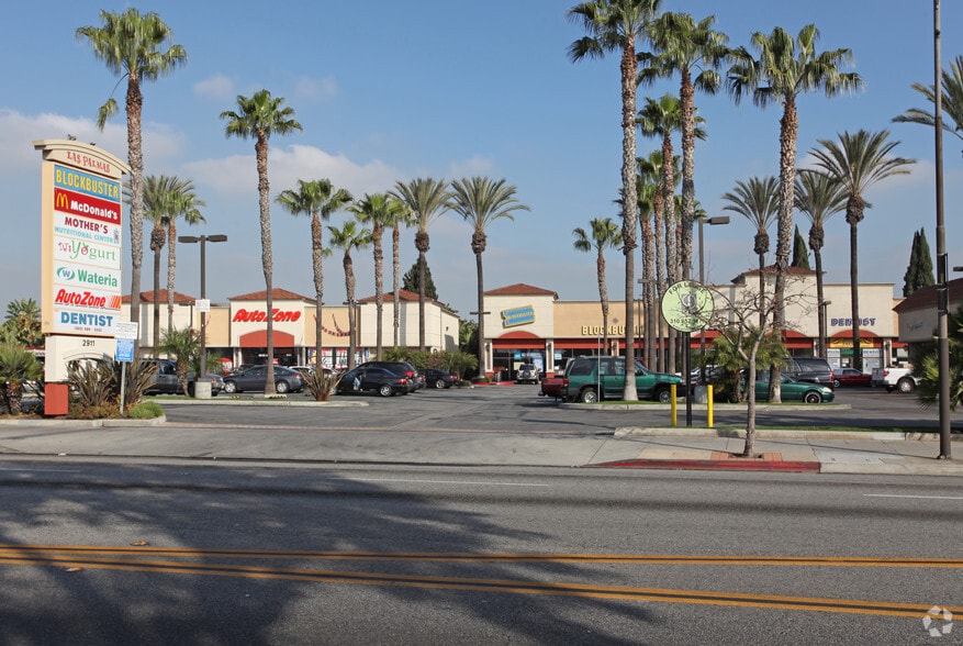 2901-2931 E Florence Ave, Huntington Park, CA for lease - Building Photo - Image 3 of 7