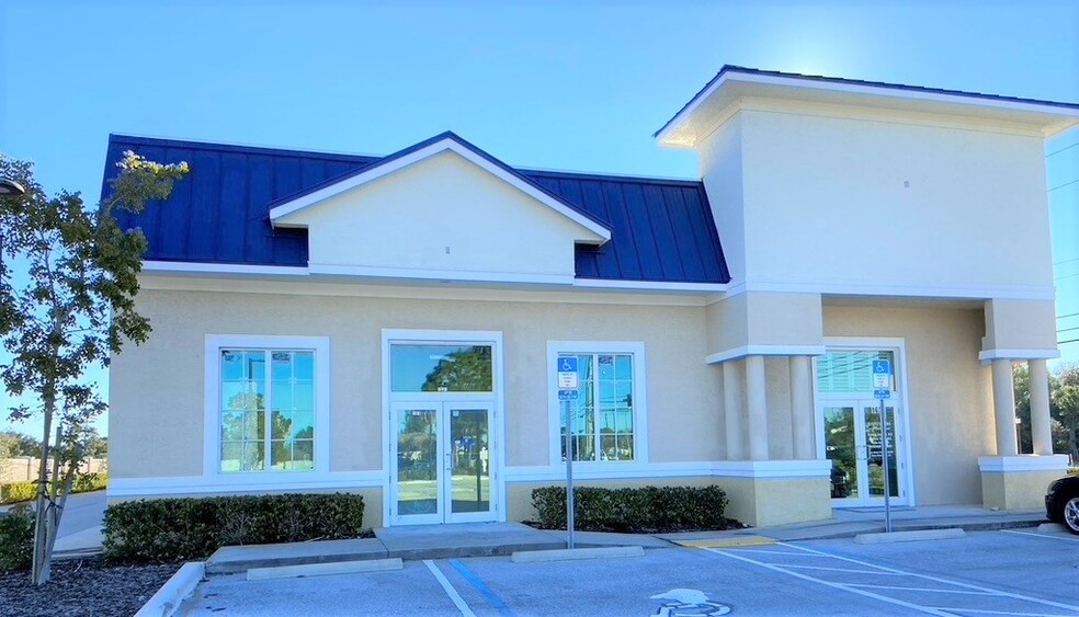 1631-1661 SW Gatlin Blvd, Port Saint Lucie, FL for lease - Building Photo - Image 1 of 2