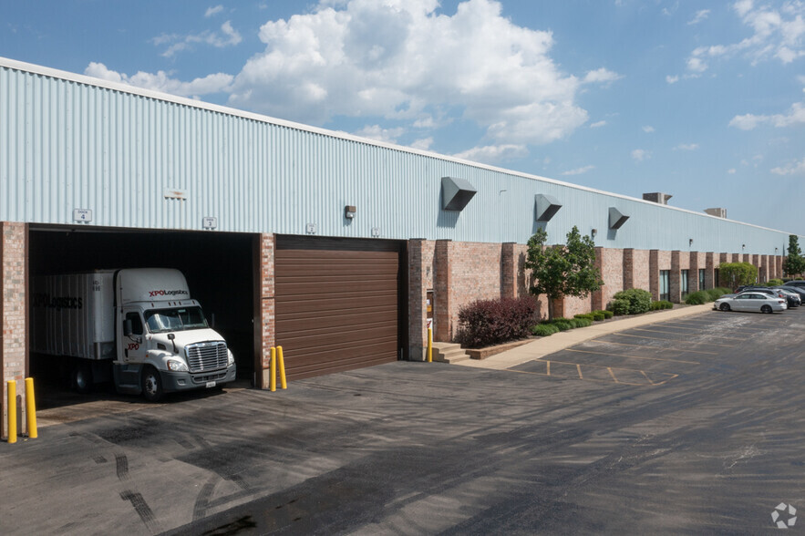 1645 Downs Dr, West Chicago, IL for lease - Building Photo - Image 2 of 4