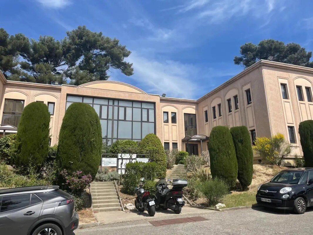 Office in for lease Building Photo- Image 1 of 5