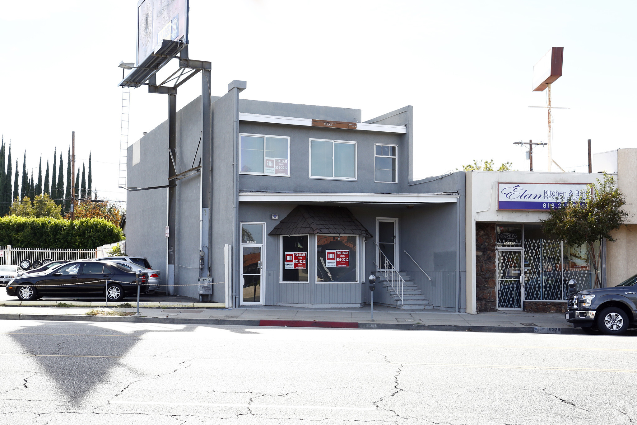 18376 Ventura Blvd, Tarzana, CA for lease Primary Photo- Image 1 of 5