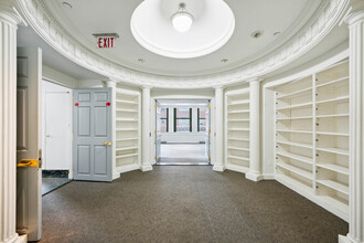 16 E 52nd St, New York, NY for lease Building Photo- Image 1 of 9