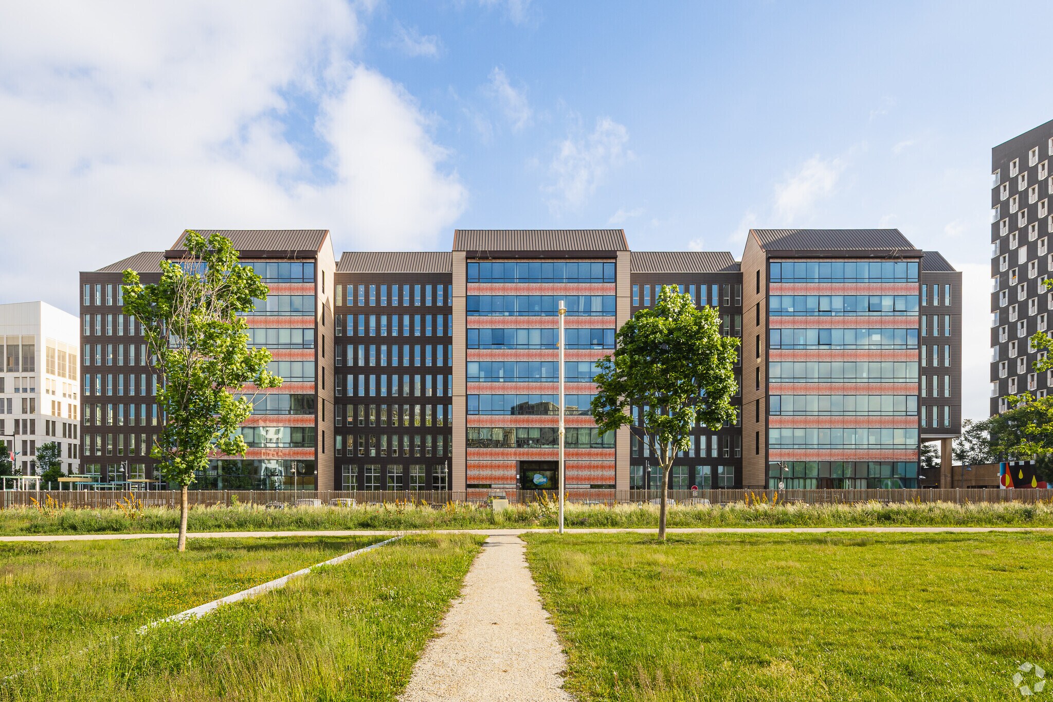 6 Rue Waldeck Rochet, 93300 Aubervilliers, Aubervilliers for lease Primary Photo- Image 1 of 6