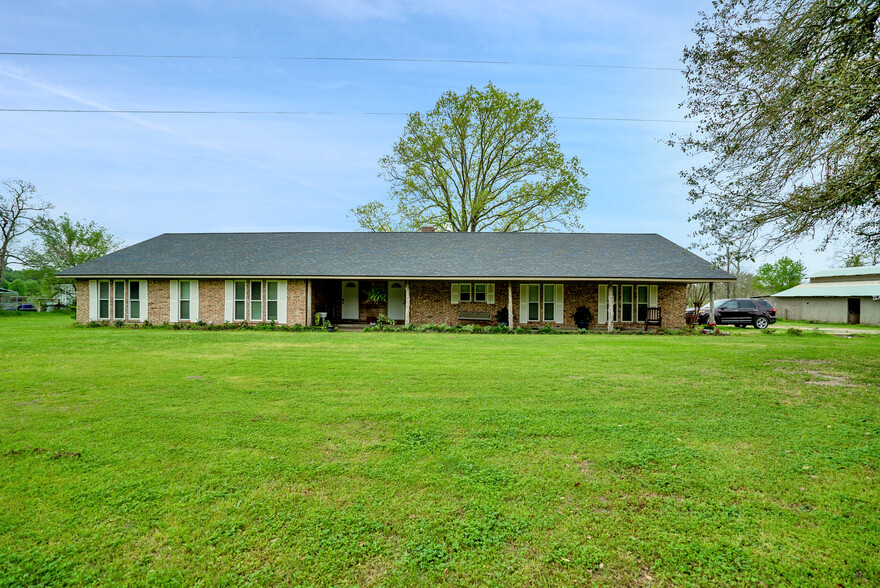 975 Fm 1696 Rd W, Huntsville, TX for sale - Primary Photo - Image 1 of 1