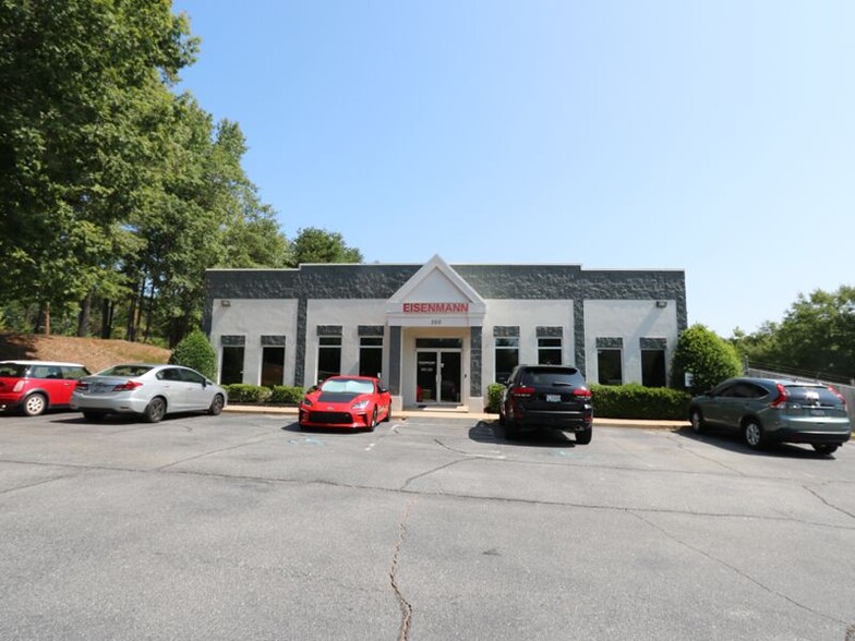 300 Ben Hamby Dr, Greenville, SC for lease - Building Photo - Image 1 of 10