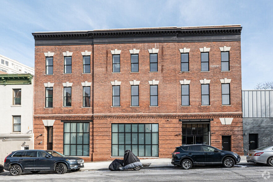 11-19 Adelphi St, Brooklyn, NY for lease - Building Photo - Image 3 of 5