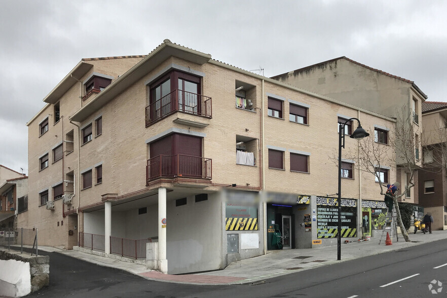 Calle Escuelas, 14, Galapagar, Madrid for sale - Primary Photo - Image 1 of 2