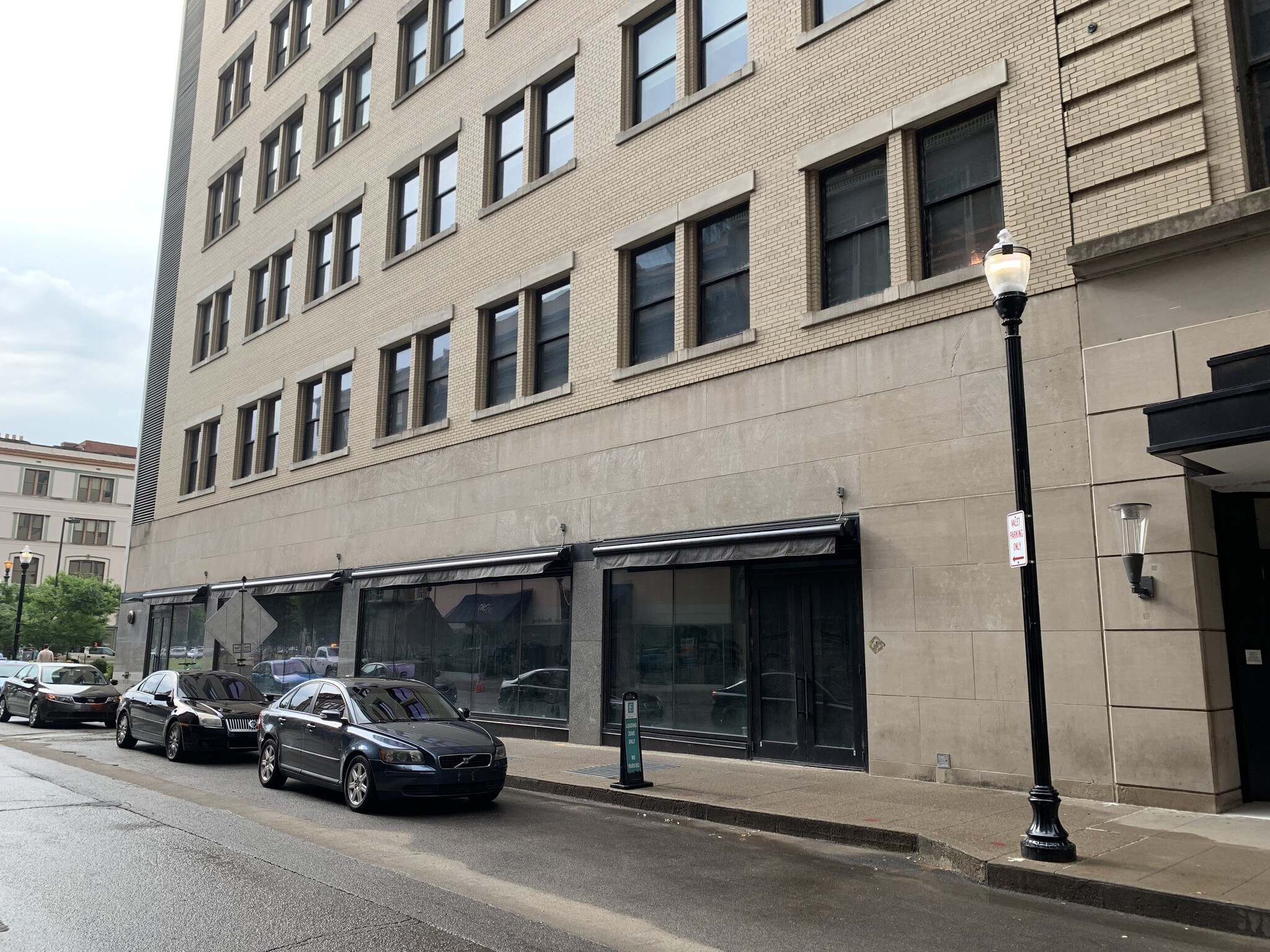 501 S 4th St, Louisville, KY 40202 Retail Space for Lease