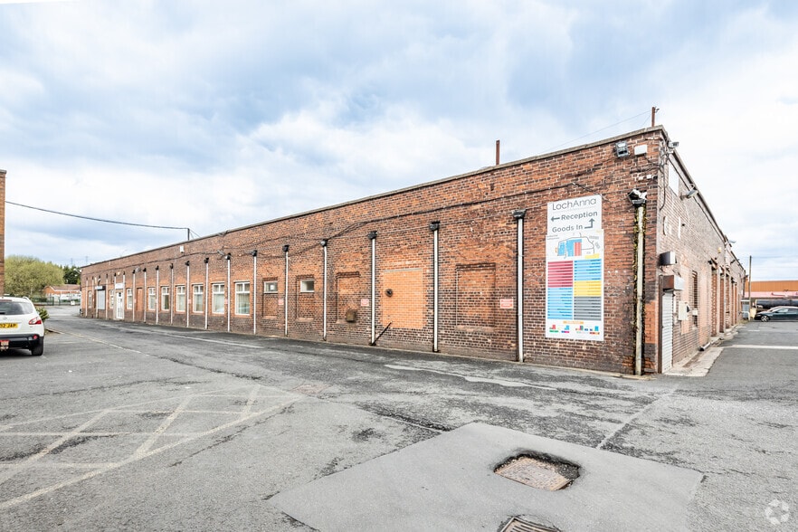 Bradley Fold Rd, Bolton for sale - Primary Photo - Image 1 of 1