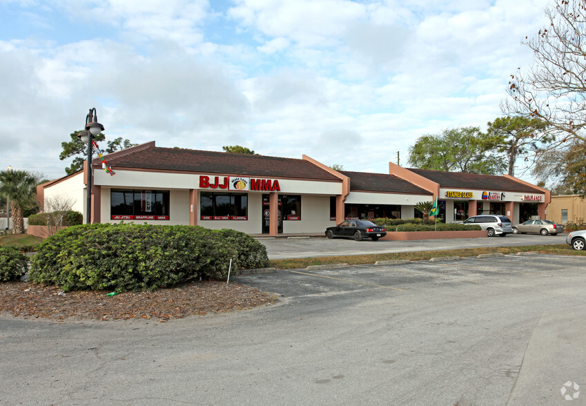 861-927 E Semoran Blvd, Casselberry, FL for lease - Building Photo - Image 3 of 3