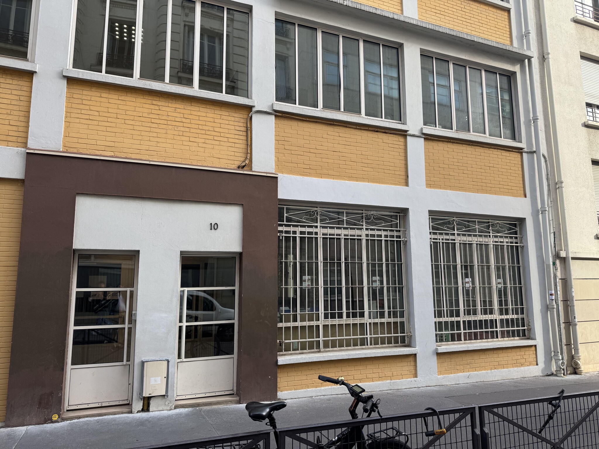 10 Rue Des Bluets, Paris for lease Interior Photo- Image 1 of 3