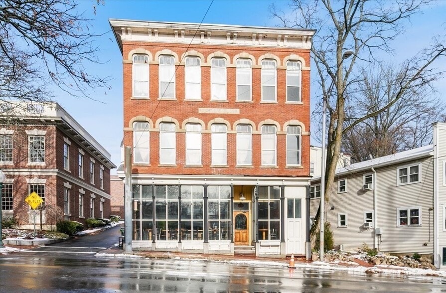 11 Elm St, Amesbury, MA for lease - Building Photo - Image 3 of 12