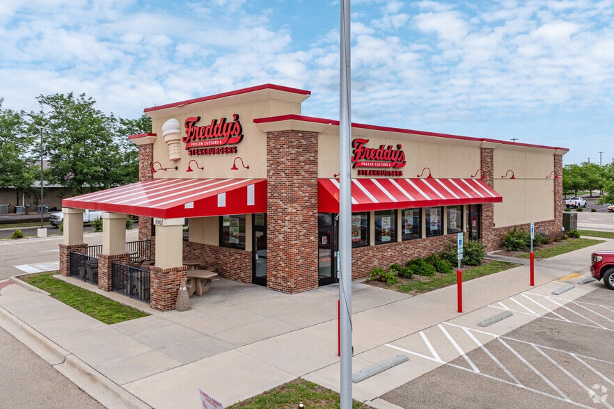 9901 Orlando St, Machesney Park, IL for sale - Building Photo - Image 2 of 4