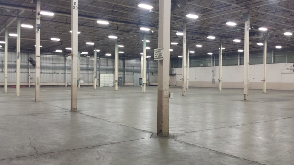 2855 N Franklin Rd, Indianapolis, IN for lease - Interior Photo - Image 3 of 7