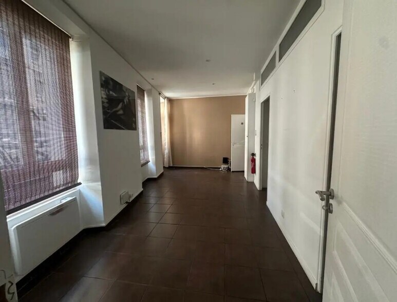 Office in Boulogne-Billancourt for lease - Building Photo - Image 1 of 6