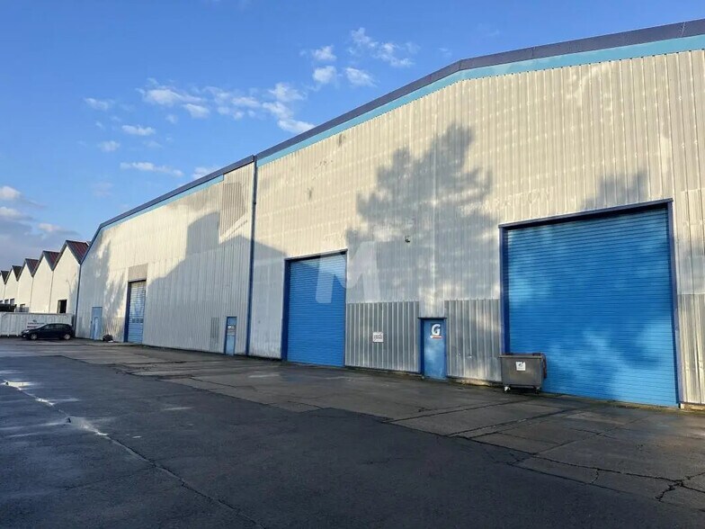 Flex in Corbeil-Essonnes for lease - Building Photo - Image 1 of 9