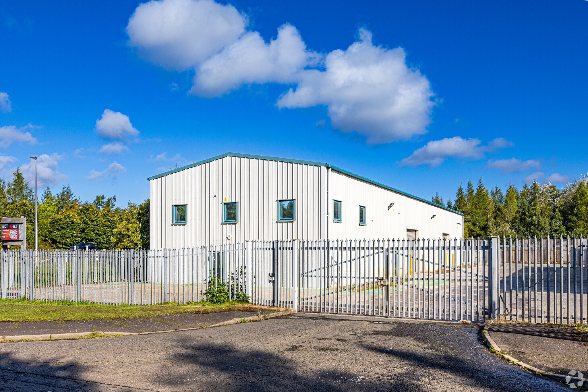 16B Butlerfield Industrial Estate, Bonnyrigg for lease Primary Photo- Image 1 of 3