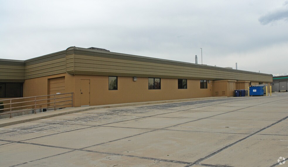 2410 Trade Centre Ave, Longmont, CO for lease - Building Photo - Image 2 of 6
