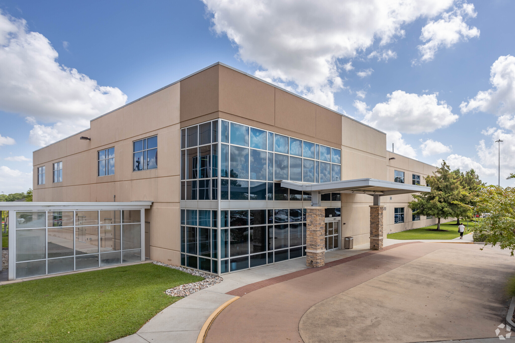 4500 E Sam Houston Pky S, Pasadena, TX for lease Building Photo- Image 1 of 7