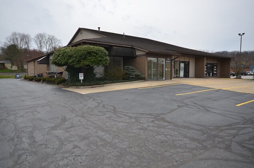 1720 Merriman Rd, Akron, OH 44313