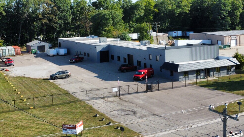 11801 Grand River Ave, Brighton, MI for lease - Aerial - Image 2 of 3