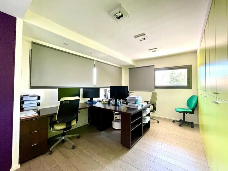 Office in Valbonne for lease - Building Photo - Image 2 of 9