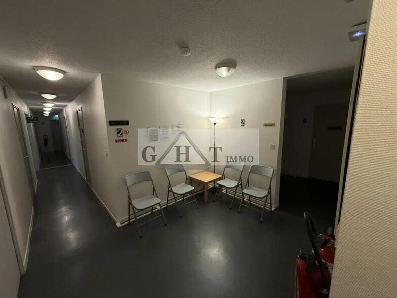 Retail in Livry-Gargan for sale - Lobby - Image 2 of 8