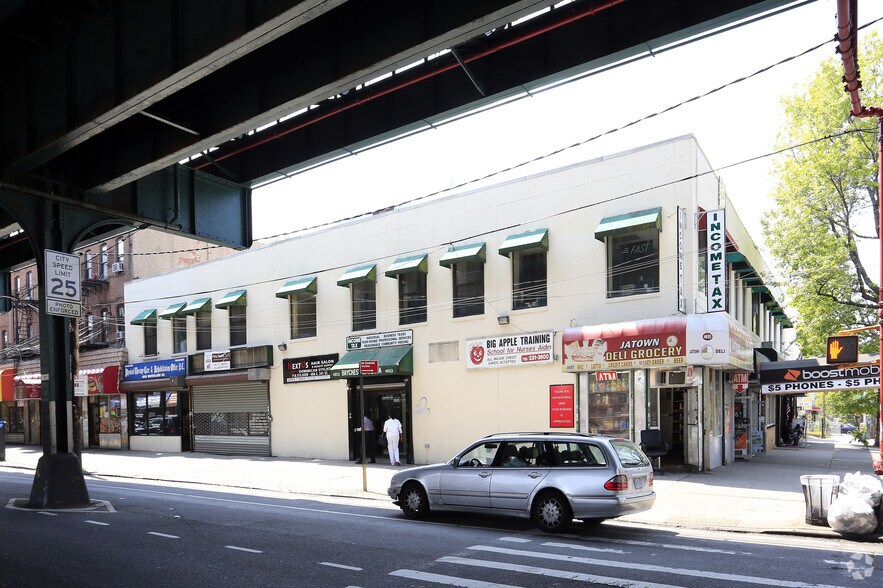 4653-4651 White Plains Rd, Bronx, NY for lease - Primary Photo - Image 1 of 3