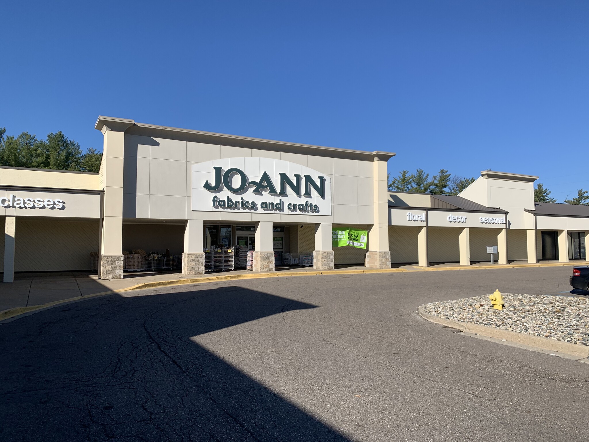 5420-5466 Beckley Rd, Battle Creek, MI for lease Building Photo- Image 1 of 1