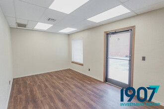 320 W Main St, Norman, OK for lease Interior Photo- Image 1 of 12