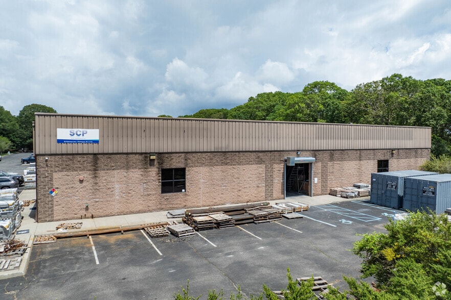 65 Robinson Ave, Patchogue, NY for lease - Building Photo - Image 3 of 4