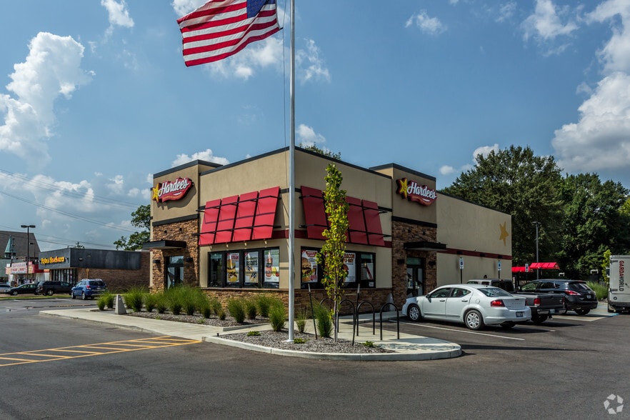 4628 Summer Ave, Memphis, TN for lease - Primary Photo - Image 1 of 4