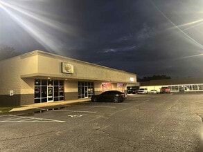 331 Northeast Blvd, Clinton, NC for lease Building Photo- Image 1 of 3