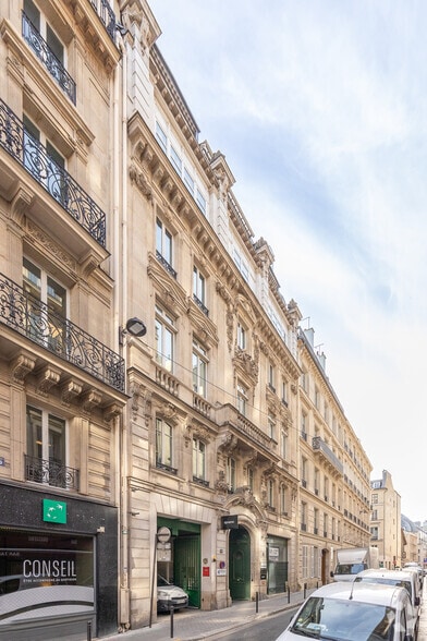 24 Rue Chauchat, Paris for lease - Building Photo - Image 2 of 17