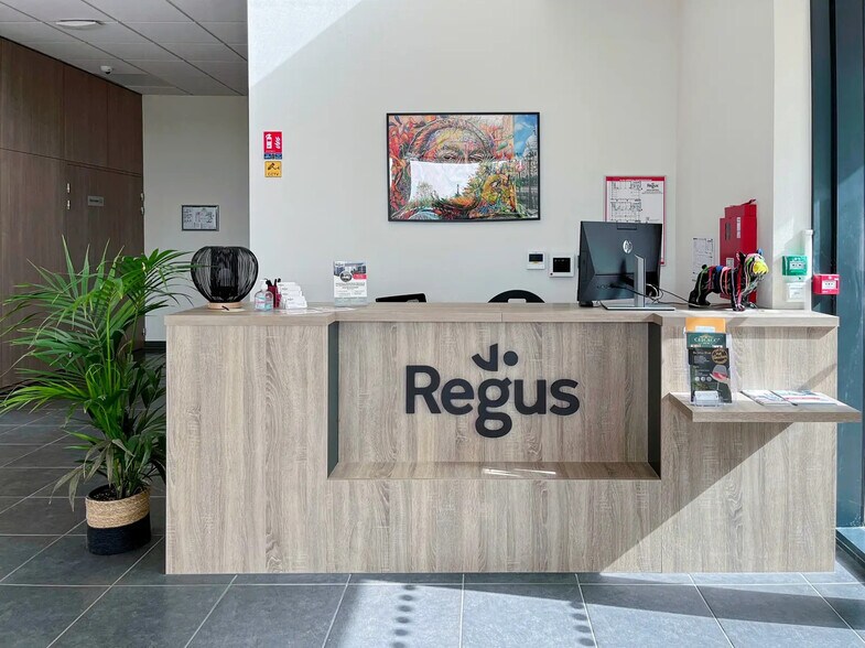 8 Avenue De Shenzhen, Chasseneuil-du-Poitou for lease - Lobby - Image 3 of 46