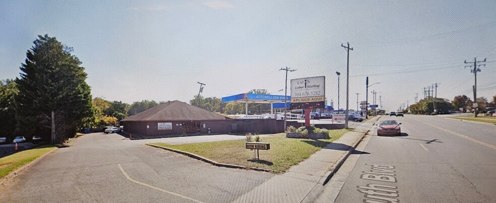 4917 South Blvd, Charlotte, NC for lease - Building Photo - Image 2 of 40