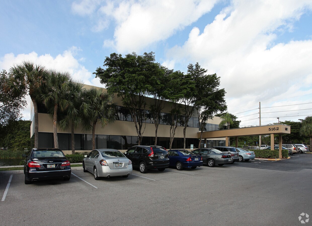 5162 Linton Blvd, Delray Beach, FL 33484 Property Record