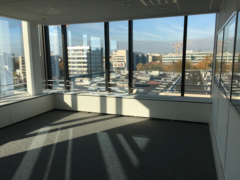 Office in Cergy for lease - Interior Photo - Image 2 of 12
