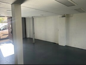 Tanners Ct, Brockham for lease Interior Photo- Image 1 of 5